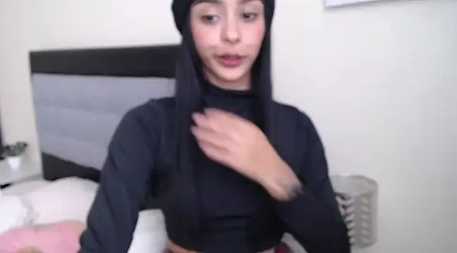 okunee online show from March 15, 7:05 pm