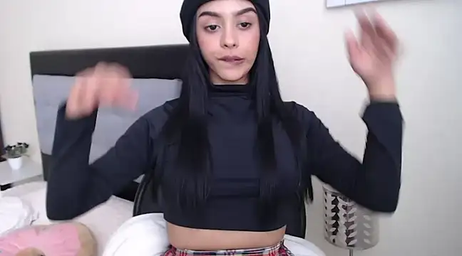 okunee online show from March 21, 7:24 pm