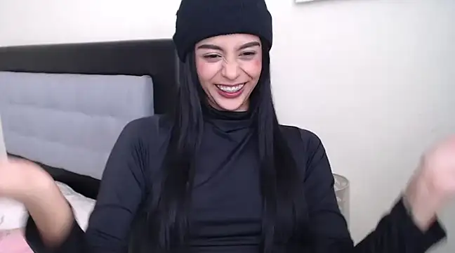 okunee online show from February 11, 7:16 pm