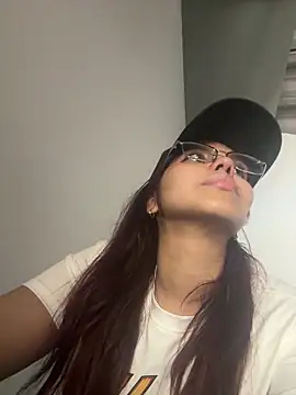 Miapeyton online show from March 24, 11:27 pm