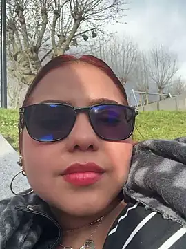 Miapeyton online show from March 18, 3:33 pm