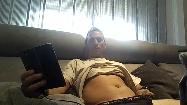 Lucas   81 online show from November 17, 1:48 pm