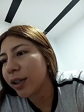 Snapshot of Sara_Brownx chatting on April 21, 2:36 am Sara Brownx online show from April 21, 2:36 am