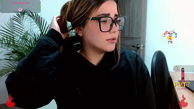 Lucia star   online show from March 14, 11:44 pm