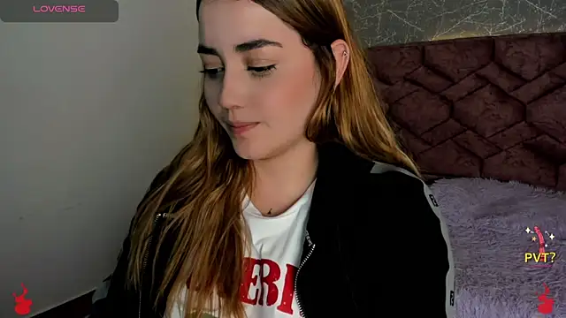 Snapshot of Lucia_star__ chatting on January 2, 4:35 pm Lucia star online show from January 2, 4:35 pm
