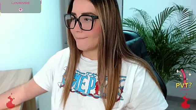 Lucia star   online show from April 7, 8:21 pm