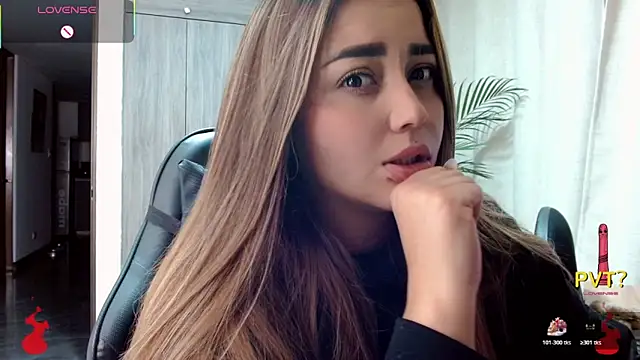 Lucia star   online show from February 7, 12:40 am