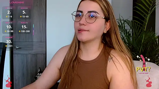 Lucia star   online show from November 3, 4:10 pm