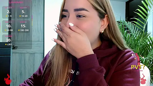 Lucia star   online show from November 11, 1:33 am