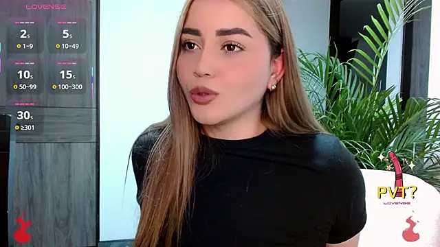 Snapshot of Lucia_star__ chatting on October 21, 11:15 pm Lucia star online show from October 21, 11:15 pm