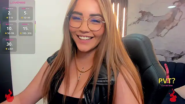 Snapshot of Lucia_star__ chatting on October 7, 7:37 pm Lucia star online show from October 7, 7:37 pm