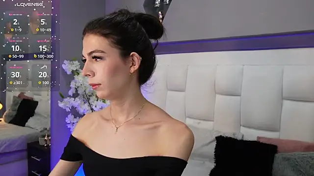 CuteAri online show from October 12, 8:10 pm