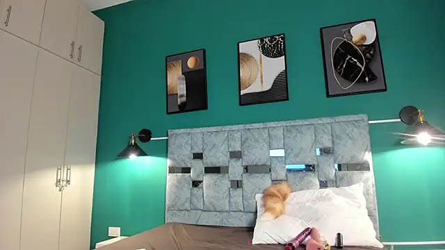 MAVIE IVANOVA online show from February 2, 12:15 pm