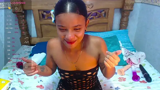 Snapshot of Angelica_Blue chatting on September 22, 6:03 pm Angelica Blue online show from September 22, 6:03 pm