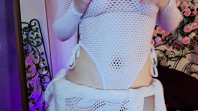 LisaVamp online show from September 26, 11:00 pm