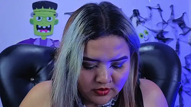 Snapshot of Agatha_humidity chatting on October 9, 7:20 am Agatha humidity online show from October 9, 7:20 am