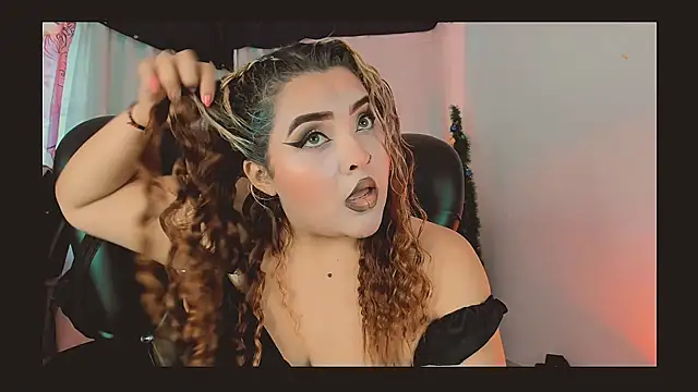 Snapshot of Agatha_humidity chatting on March 18, 8:48 pm Agatha humidity online show from March 18, 8:48 pm