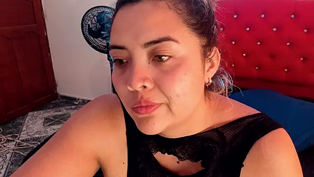 Snapshot of Agatha_humidity chatting on June 21, 2:34 pm Agatha humidity online show from June 21, 2:34 pm