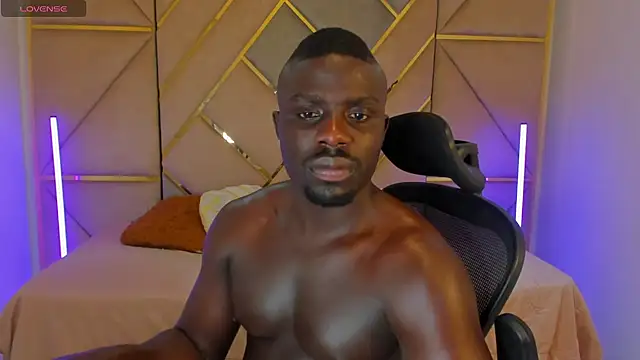 Latrellx7 online show from December 19, 2:48 am