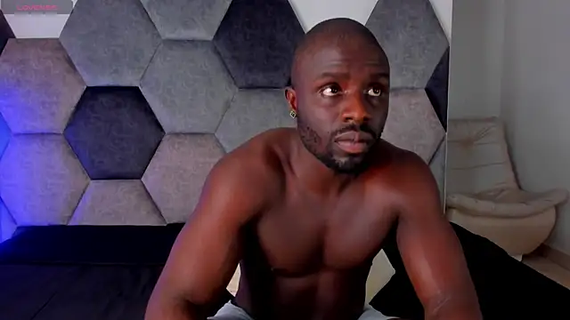 Latrellx7 online show from April 13, 4:16 am