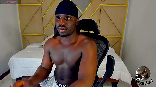 Latrellx7 online show from November 27, 3:18 am