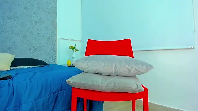 Latrellx7 online show from March 17, 2:45 pm