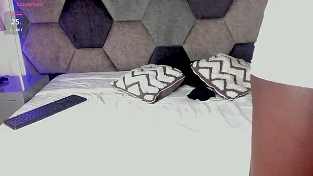 Latrellx7 online show from March 26, 3:27 am