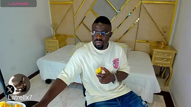 Latrellx7 online show from November 11, 2:39 am