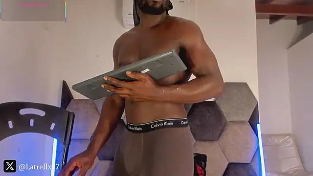 Latrellx7 online show from May 30, 3:46 am