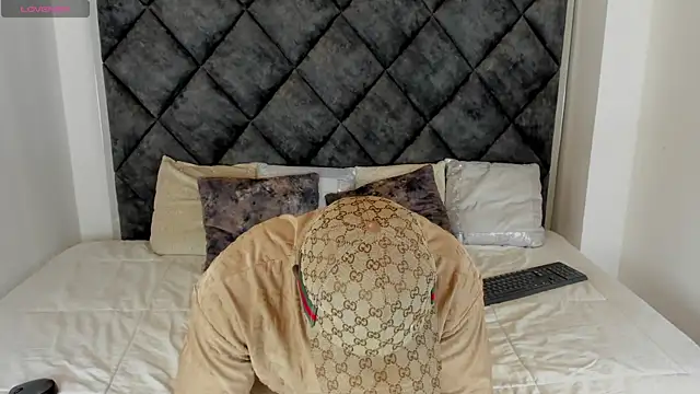 Latrellx7 online show from September 19, 3:10 am