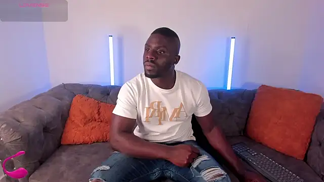 Latrellx7 online show from February 7, 1:24 am