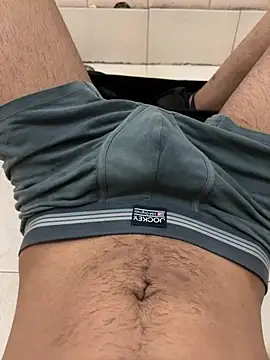 Snapshot of SexMachine1069 chatting on February 3, 8:03 pm SexMachine1069 online show from February 3, 8:03 pm