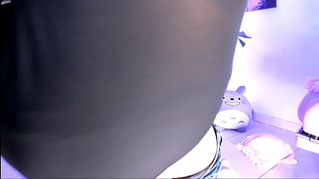 Snapshot of julyana_ chatting on November 3, 3:26 pm julyana online show from November 3, 3:26 pm