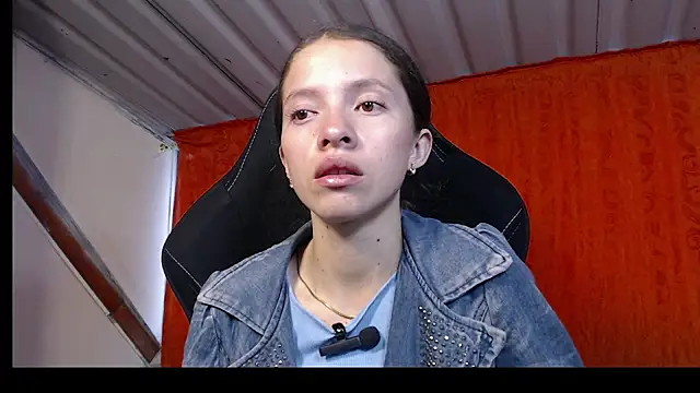 Snapshot of sweetdam12 chatting on March 19, 8:22 pm sweetdam12 online show from March 19, 8:22 pm