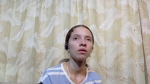 Snapshot of sweetdam12 chatting on September 10, 3:00 pm sweetdam12 online show from September 10, 3:00 pm