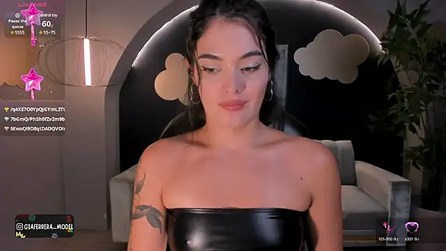 Snapshot of GiaFerrara chatting on March 18, 1:24 am GiaFerrara online show from March 18, 1:24 am