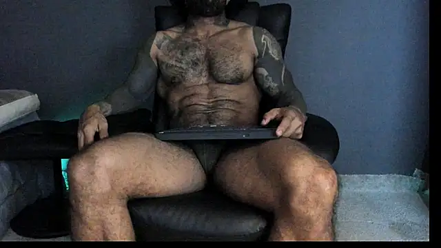 Snapshot of Brock_hurn1 chatting on October 29, 1:59 am Brock hurn1 online show from October 29, 1:59 am