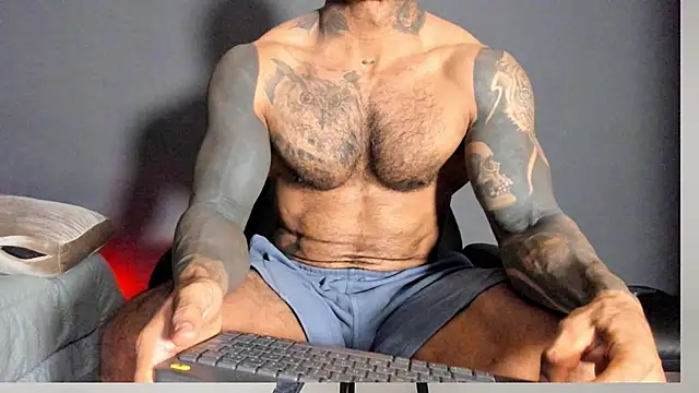 Snapshot of Brock_hurn1 chatting on November 4, 8:34 pm Brock hurn1 online show from November 4, 8:34 pm