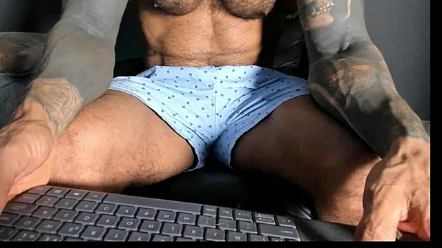 Snapshot of Brock_hurn1 chatting on October 23, 2:43 am Brock hurn1 online show from October 23, 2:43 am