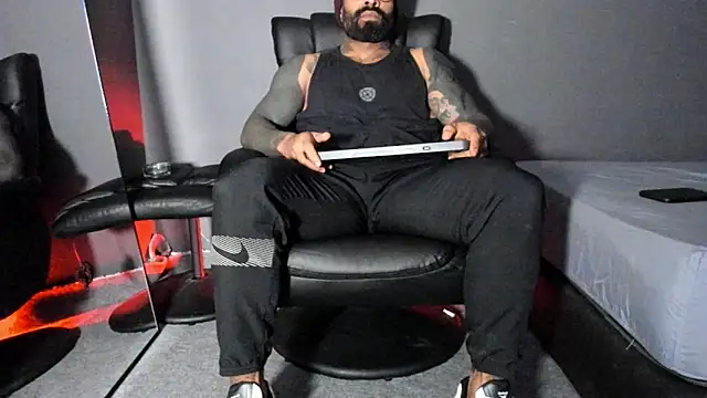 Snapshot of Brock_hurn1 chatting on December 14, 11:10 pm Brock hurn1 online show from December 14, 11:10 pm