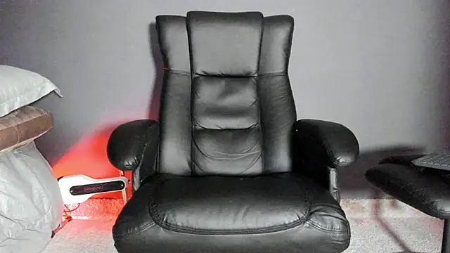 Snapshot of Brock_hurn1 chatting on December 5, 12:54 am Brock hurn1 online show from December 5, 12:54 am