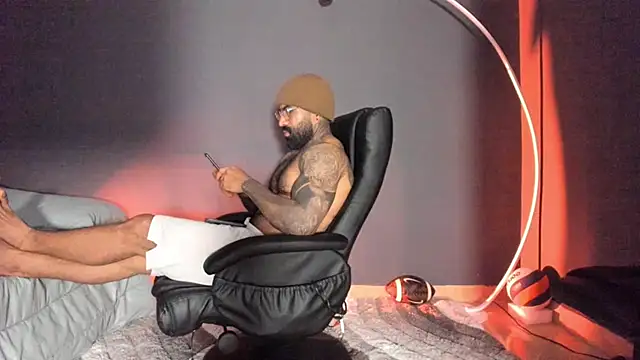 Snapshot of Brock_hurn1 chatting on March 13, 11:49 pm Brock hurn1 online show from March 13, 11:49 pm