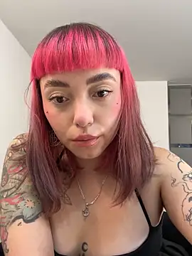 GigiVolkova online show from December 3, 1:06 am