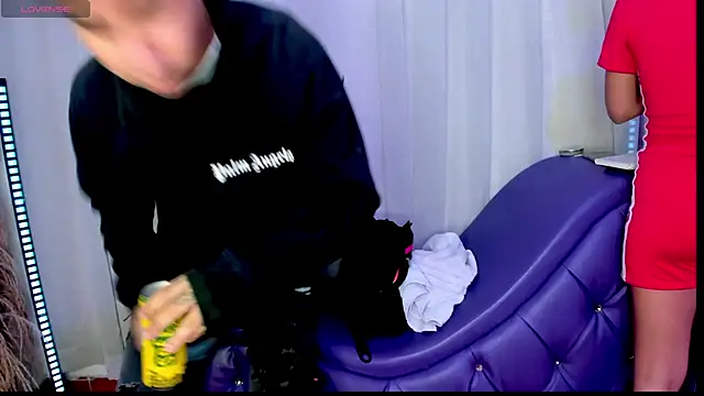 Yourslust  online show from November 20, 7:25 pm