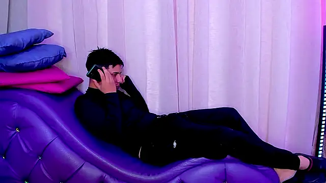 Yourslust  online show from February 22, 1:41 am