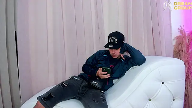 Yourslust  online show from April 7, 2:19 pm