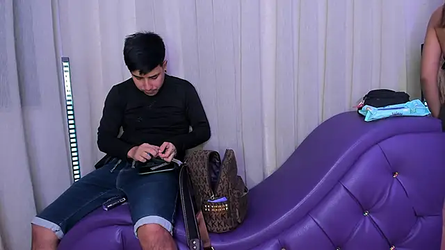 Yourslust  online show from February 9, 7:34 pm