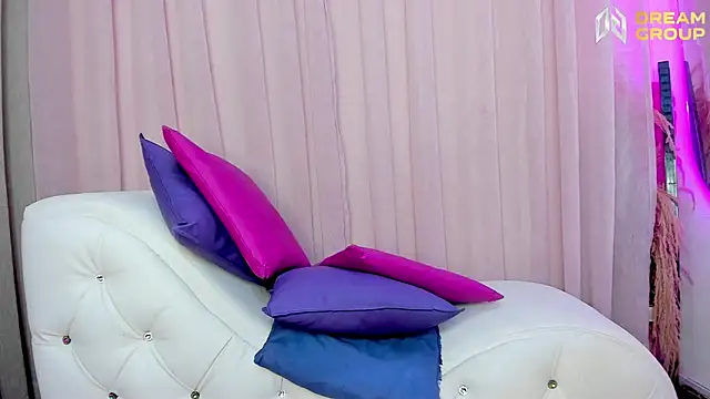 Snapshot of Yourslust_ chatting on May 10, 1:25 pm Yourslust online show from May 10, 1:25 pm