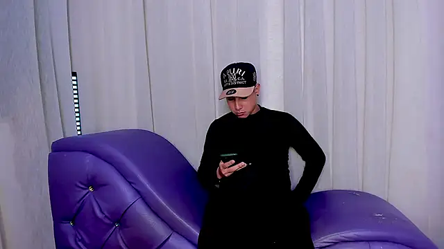 Yourslust  online show from January 8, 12:33 pm