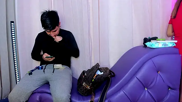 Yourslust  online show from March 8, 7:39 pm